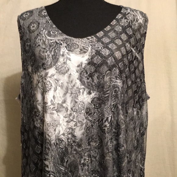 Sleeveless top by Britney Black - Picture 2 of 7